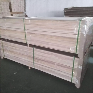 Lattes de bois en forme de triangle en paulownia pour murs extérieurs 3D, lattes décoratives en bois massif recyclé pour salon - Product Image 1