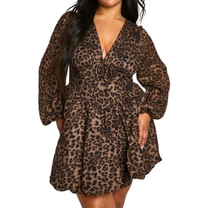 Nuevo Vestido de Moda para Mujer, Estampado de Leopardo, con Dobladillo de Burbuja, Manga Larga, Cuello en V, Casual, de Gasa, Mini - Product Image 1