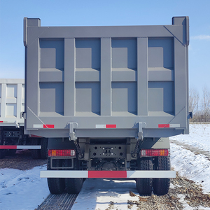 Camión Volquete Sinotruk HOWO Gris de 8x4 y 400HP para Transporte de Materiales de Construcción en Minas - Product Image 5