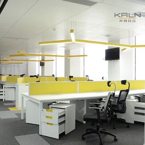 Station de travail de bureau à écran ouvert moderne vert de taille personnalisée, jambe de support réglable <span class=keywords><strong>en</strong></span> aluminium <span class=keywords><strong>pour</strong></span> la <span class=keywords><strong>cloison</strong></span> du centre d'appels du supermarché - Product Image 2