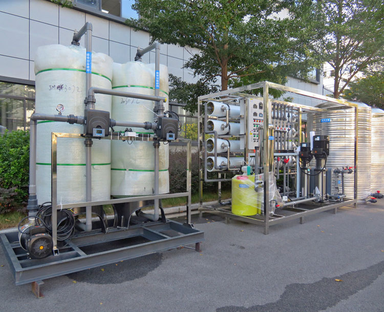 Электрическая система 8000L/HR, полностью очищенное оборудование для очистки воды с насосом 220V PLC для домашнего автомобиля RV наружного использования