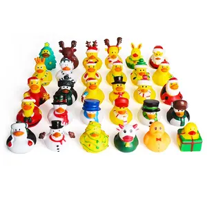 Venta al por mayor promocional fiesta de año nuevo juguetes de Navidad adorno de regalo surtido único 2 pulgadas patos de goma de Navidad