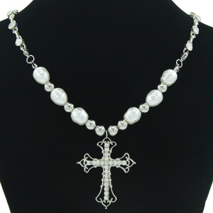 Hot Selling Sweet Cool Exquisite Design Pearl Cross Pendant Necklace Personalized Women's Necklaces Fashion Jewelry Wholesale - Product Image 1