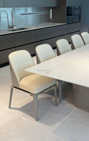 Ensemble de table à manger contemporaine de luxe sur mesure avec plateau en marbre beige blanc extra long de 3,8 mètres pour meubles de maison