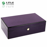 Boîte de rangement à bijoux double porte en bois grainé violet sur mesure, finition mate, avec serrure dorée et doublure intérieure artisanale colorée
