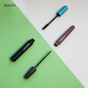 Échantillon gratuit de nouveaux matériaux bon <span class=keywords><strong>prix</strong></span> étiquette personnalisée 4.8ml enfants marque privée mignon tubes de brillant à lèvres - Product Image 1