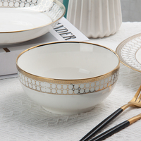 Assiettes de présentation en porcelaine de luxe avec bordure dorée, décoration de mariage, assiettes à dîner en porcelaine pour hôtel, restaurant