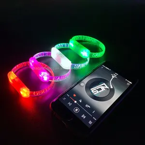 Regalo di natale TPU LOGO personalizzato colorato musica attivato sensore luce LED braccialetto da polso per eventi