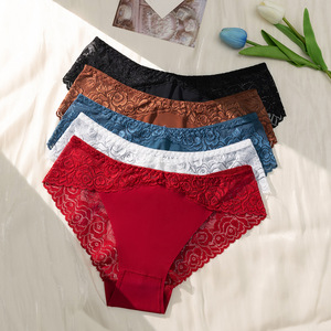 Braguitas de cintura media para mujer al por mayor, con estampado de rosas, encaje y malla elástica suave, lencería íntima para mujer, OEM ODM - Product Image 1