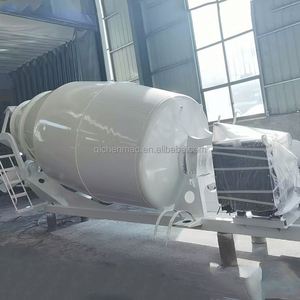 QIC 2m³ Betonmischer-LKW Zementmischfahrzeug Hydrauliksystem 2m³ Selbstladender Mischer-Anhänger mit Trichter - Product Image 5