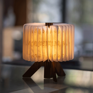 Lámpara de libro de madera de diseño moderno personalizado de primera calidad, pantalla de papel novedosa, la mejor lámpara de mesa para decoración del hogar para batería de promoción de marca de lujo - Product Image 5