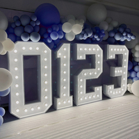 Personnages LED lumineux 3D personnalisables Panneaux de porte de mariage sur pied avec éclairage télécommandé fabriqués par des experts