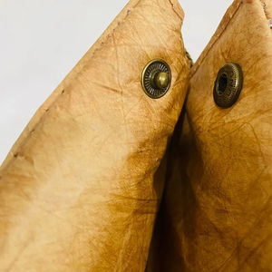 Sac à déjeuner isotherme pliable en Tyvek, durable, lavable, avec impression de logo personnalisé, couleur marron, pour l'école, le bureau, ou comme sac isotherme. - Product Image 5