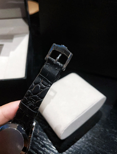 Nouvelle montre pour femme - l'essence d'une époque - Verre saphir - Magnifique montre - Product Image 2