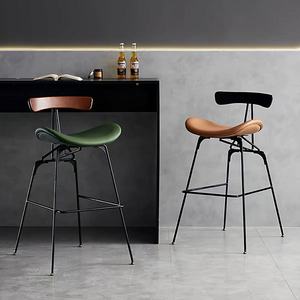 Tabourets de bar haut de gamme de style italien, modernes et luxueux, avec structure en fer robuste et dossier, pour usage commercial – Vente chaude - Product Image 2