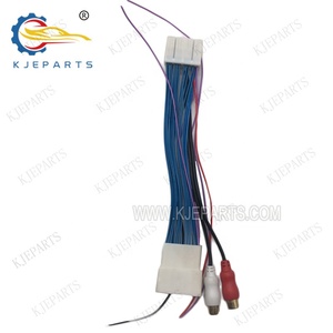 28-poliger Stecker auf 30-polige Buchse Kompletter Kabelbaum mit 2-Cinch-Adapter für Toyota Car - Product Image 1