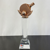Trophées de tennis de table personnalisés en or, argent, cuivre et cristal avec gravure