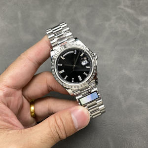 Reloj de pulsera clásico para hombre con calendario doble, bisel con diamantes de lujo y esfera negra - Product Image 4