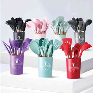Lot de 12 ustensiles de cuisine écologiques en silicone avec manches en bois, option logo personnalisé, pour usage domestique - Product Image 2