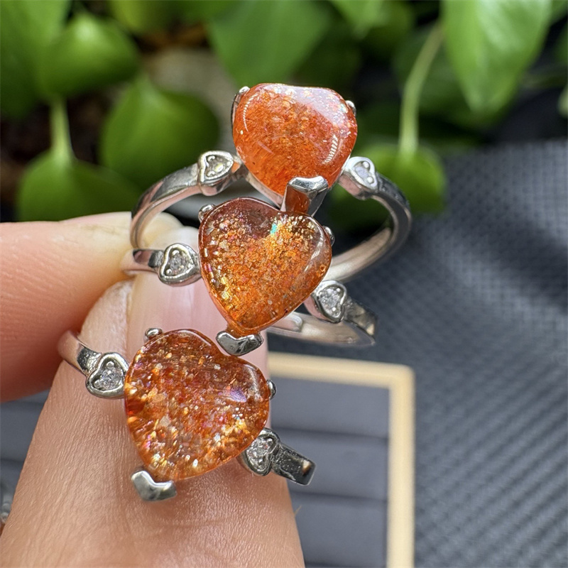 Cuore di pietra solare dorata