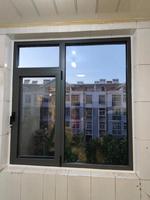 Ventanas y Puertas Corredizas Modernas con Marco de Aleación de Aluminio y Aislamiento Acústico y Térmico