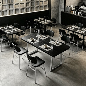 Tavoli Industriali in Legno Massello Nero con Sedie Imbottite per Caffè, Ristoranti, Bar, Piccoli Pub e Taverne - Telaio in Metallo Personalizzabile - Product Image 4