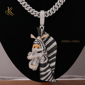 Pendentif en diamant Moissanite personnalisé de luxe pour hommes et femmes Bijoux uniques de style Hip Hop fabriqués pour des personnalités élégantes audacieuses - Product Image 1