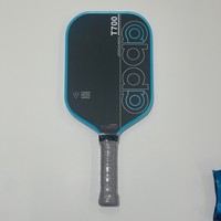 Raquette de pickleball en fibre de carbone de qualité professionnelle haute performance, noyau en nid d'abeille de 16 mm, légère et hautement élastique