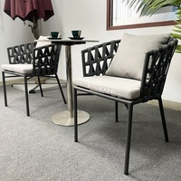 Ensemble de chaises et table d'extérieur empilables FERA en corde tressée légère - Utilisation scolaire, imperméable, écologique, design moderne
