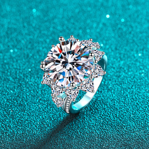 Grand 10 Carat <span class=keywords><strong>Fine</strong></span> Jewelry <span class=keywords><strong>Bague</strong></span> De Mariage En Argent 925 Rond Brillant Taille <span class=keywords><strong>Diamant</strong></span> <span class=keywords><strong>Bague</strong></span> Femmes 14K Fiançailles Moissanite <span class=keywords><strong>Bague</strong></span> Cadeau - Product Image 3