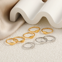 Bagues pour femmes bijoux en or nouveaux anneaux Pinky 18K plaqué or irrégulière en acier inoxydable géométrique Laser lettre bricolage anneau
