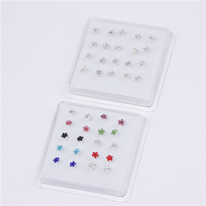 20 Pièces Piercings de Nez en Strass Blancs Couleurs Assorties, Type Os de Nez à Bout Rond, Bijoux en Boîte, Vente en Gros 22G - Product Image 3