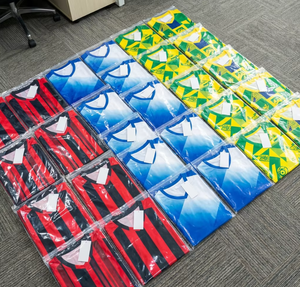 Collezione di Maglie da Calcio Retrò Personalizzate, Abbigliamento Sportivo Vintage, Magliette da Calcio Old School dal Design Classico - Product Image 1