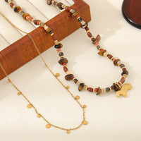 Mode 18k Plaqué Or Rouge Pierre À La Main Cheval Pendentif Perlé Ambre Collier Dame Pierre Collier Bijoux