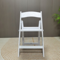 Meubles de couleur blanche d'usine directement hôtel chaises en rotin PP plastique pliable en résine salle à manger banquet événement mariage
