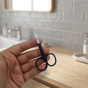 Ciseaux de manucure professionnels en acier inoxydable pour droitiers, usage domestique et en salon de beauté, lame droite durable et tranchante, pour adultes - Product Image 2