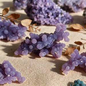 Vente en gros de pierres brutes d'<span class=keywords><strong>agate</strong></span> <span class=keywords><strong>violette</strong></span> de haute qualité, <span class=keywords><strong>agate</strong></span> raisin, pour la décoration et la lithothérapie naturelle - Product Image 1