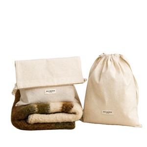 Sac cadeau en coton personnalisé avec cordon de serrage, pochette en tissu réutilisable pour bijoux, accessoires, cadeaux de mariage et emballage de produits - Product Image 1