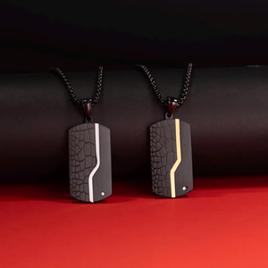 Collana Personalizzata <span class=keywords><strong>con</strong></span> Targhetta per Cani Incisa per Uomo in Acciaio Inossidabile Nero <span class=keywords><strong>con</strong></span> Intarsi in Oro e Argento e Zirconi per <span class=keywords><strong>la</strong></span> Festa del Papà - Product Image 2