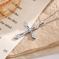 Collier unisexe en argent sterling 925 avec pendentif croix chrétienne et moissanite couleur D VVS, vente en gros