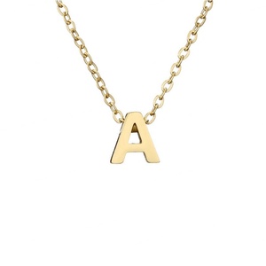 Collier personnalisé en acier inoxydable plaqué or PVD anti-ternissement avec initiale, fabriqué en Chine - Product Image 3