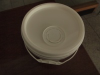 Seaux mélangeurs de peinture 6L avec bouchon à bec flexible pour verser facilement