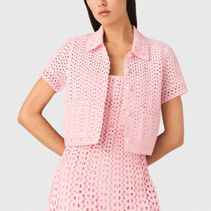 Chaqueta de punto corta con pedrería brillante y diseño hueco para mujer, cárdigan OEM personalizado con solapa y manga corta para uso diario, excursiones y viajes a la playa. - Product Image 1