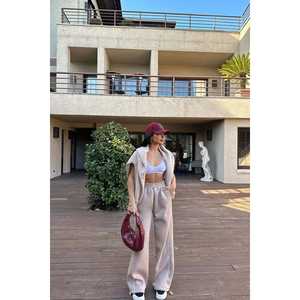 Sweat-shirts et hoodies basiques beiges pour femmes, confortables et élégants - Product Image 5