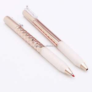 Bolígrafo Deformable de Nuevo Diseño con Cuerpo Romboidal Decorado y Empuñadura de Goma, Bolígrafo de Acción por Presión Lateral - Product Image 6