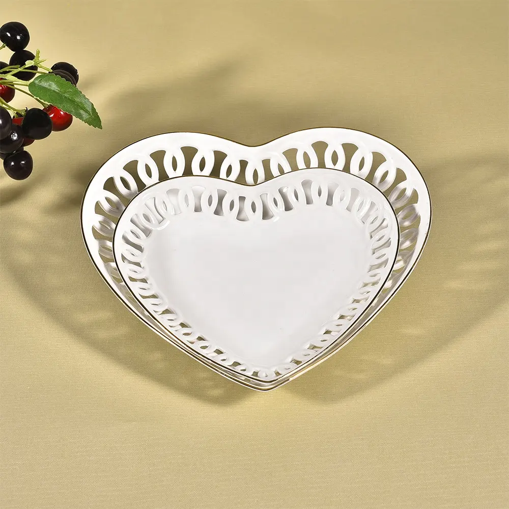 Heart shape ceramic dinner plate white porcelain serveware new arrival candy snack hollow plate with wholesale price