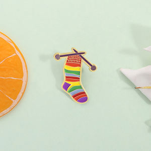 रंगीन यार्न बॉल तामचीनी पिन रचनात्मक बुनाई सुइयों सिलाई कला ब्रोच लैपल बैज दोस्तों के थोक गहने उपहार - Product Image 2