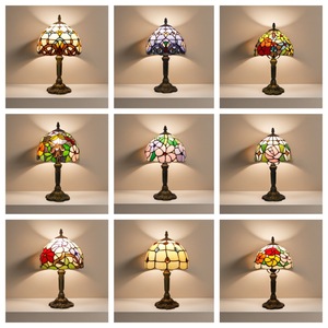 Lightslighting Lámpara <span class=keywords><strong>de</strong></span> mesa <span class=keywords><strong>de</strong></span> estilo tulipán <span class=keywords><strong>de</strong></span> vidrieras europeas <span class=keywords><strong>de</strong></span> 8 pulgadas - Product Image 2