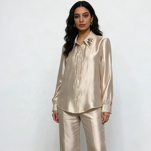 OUDINA Pabrik Cina Kemeja Satin Kasual Lengan Panjang Berhias Rhinestone Modis Atasan Wanita Ukuran Besar - Product Image 4