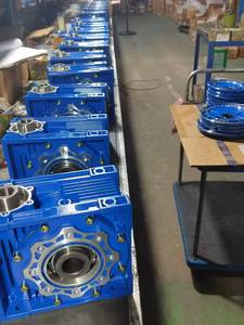 Customizable ODM Cast Iron Gearbox <strong>Speed</strong> <strong>Reducers</strong> 2HP 3HP <strong>NMRV030</strong> NRV Models for Farm Construction Machinery - Product Image 2